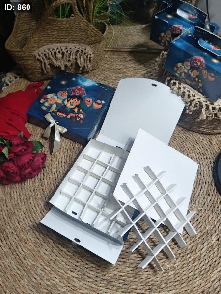 صناديق شخصيات رمضان مع قواطع شوكولاتة طبقتين تتسع ٥٠ قطعة