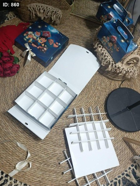 صناديق شخصيات رمضان مع قواطع كبيرة  .. يتسع ٩خانات