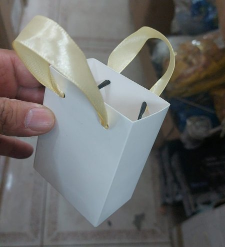 كياس مع شبرة صغيرة