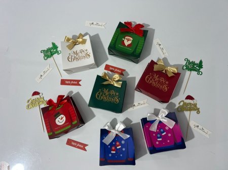 توزيعات الكريسماس مع شبرة عدة اشكال