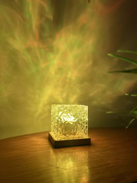 مكعب اضاءة متعددة مع ريموت وشاحن