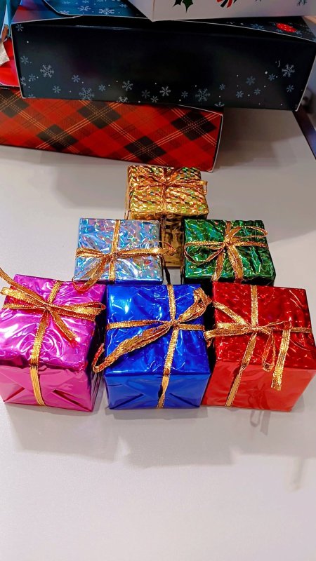 علب هدايا صغيرة لديكور الكريسماس 🎁🎁